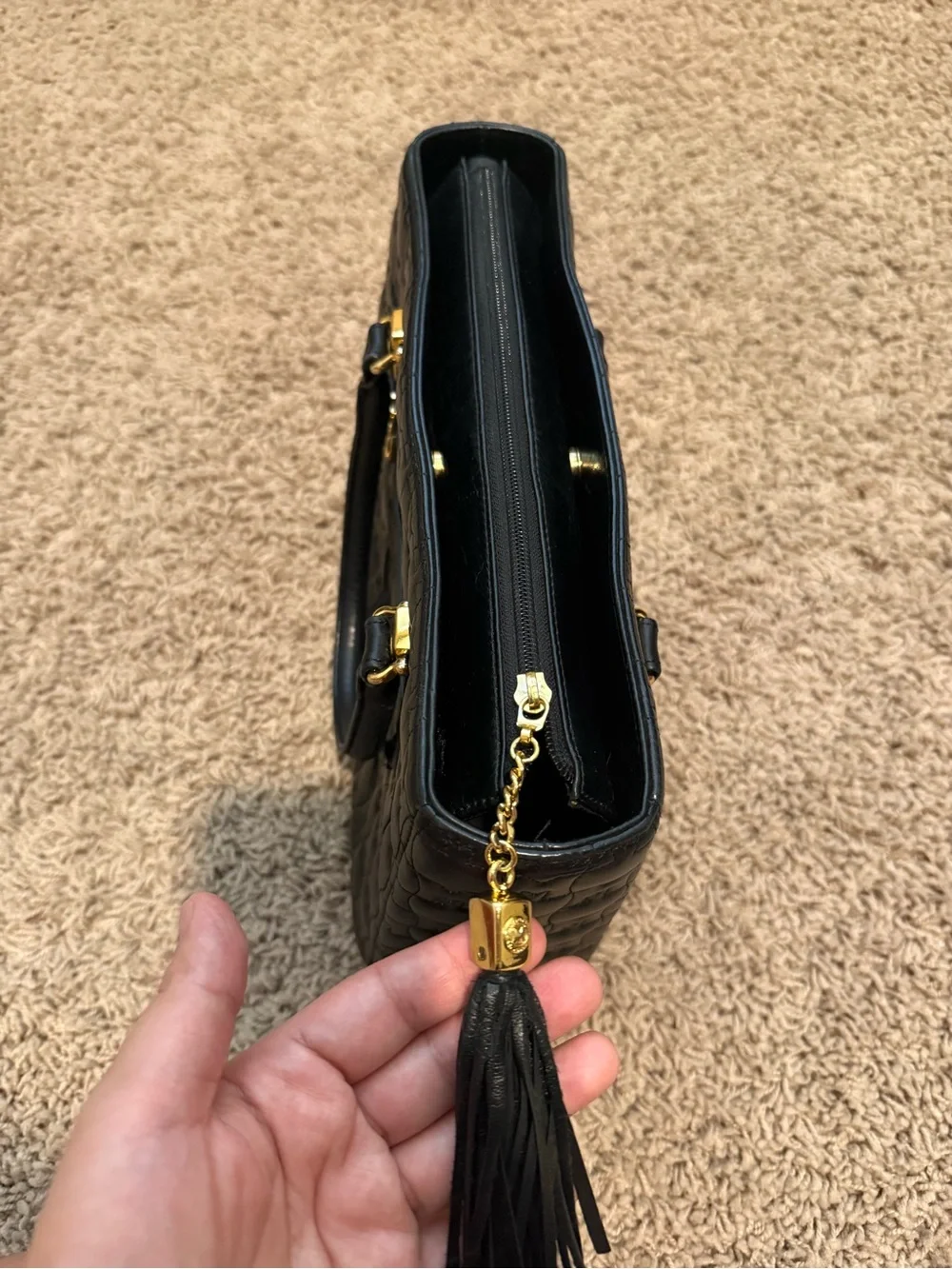 Metrocity elegant black